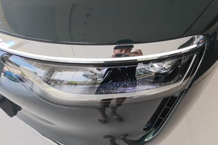 Used Hima AITO M8 2025 Extended-Range Max+ Version 53.4 kWh 6-Seater Edition Left Front Headlight