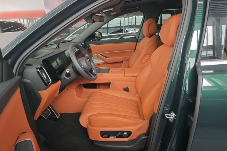 Used Hima AITO M8 2025 Extended-Range Ultra Version 53.4 kWh 6-Seater Edition Left Front Seat