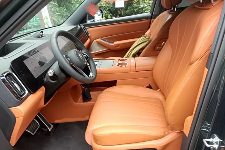 Used Hima AITO M8 2025 Extended-Range Ultra Version 53.4 kWh 6-Seater Edition Left Front Seat