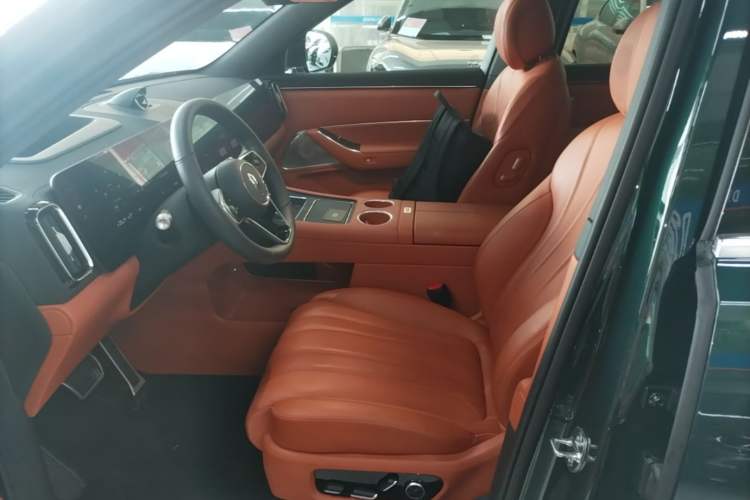 Used Hima AITO M8 2025 Extended-Range Ultra Version 53.4 kWh 6-Seater Edition Left Front Seat