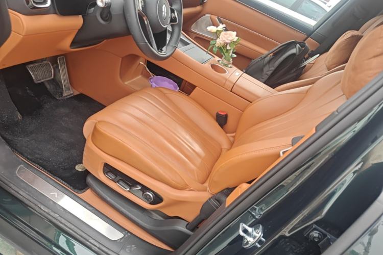 Used Hima AITO M8 2025 Extended-Range Max+ Version 53.4 kWh 6-Seater Edition Left Front Seat