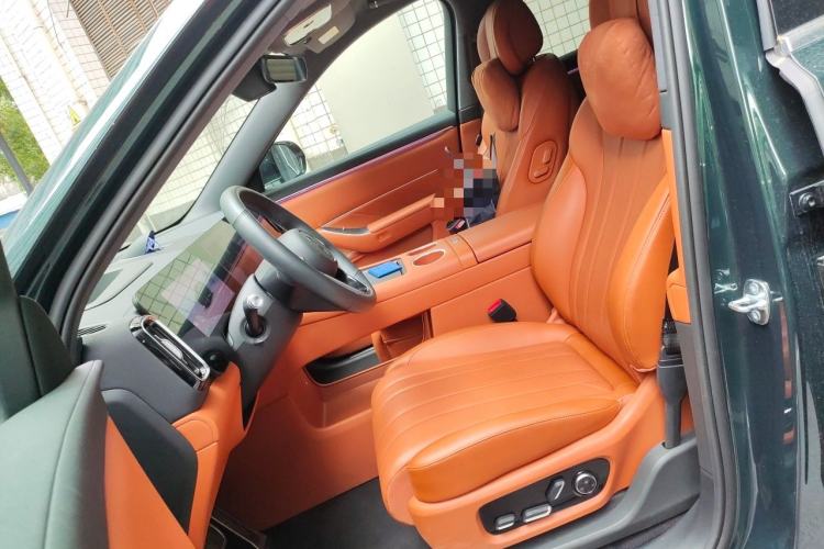 Used Hima AITO M8 2025 Extended-Range Ultra Version 53.4 kWh 6-Seater Edition Left Front Seat