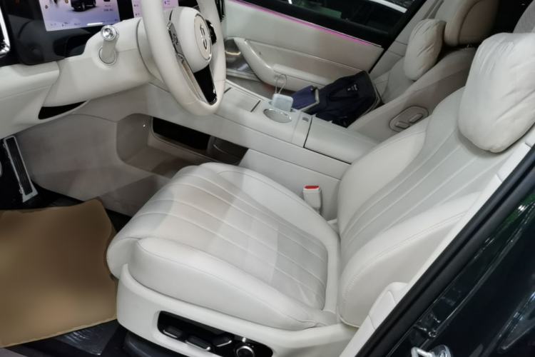 Used Hima AITO M8 2025 Extended-Range Max+ Version 53.4 kWh 5-Seater Edition Left Front Seat