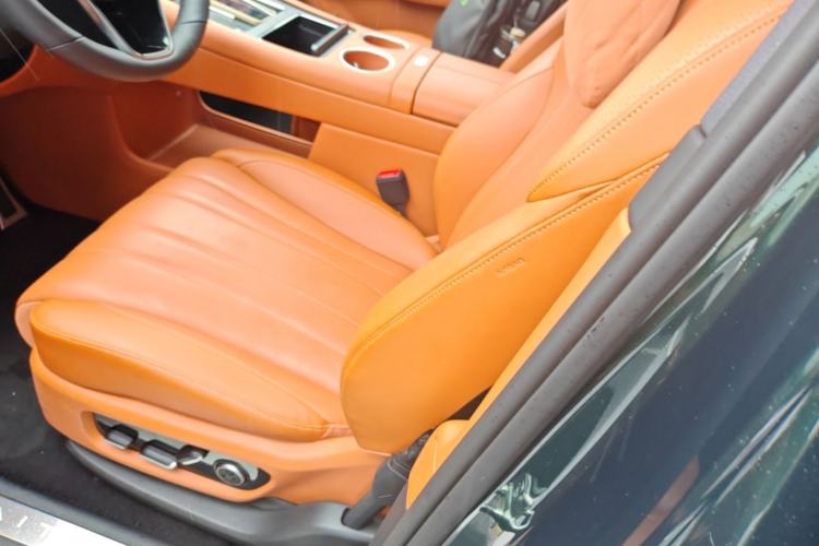 Used Hima AITO M8 2025 Extended-Range Ultra Version 53.4 kWh 6-Seater Edition Left Front Seat
