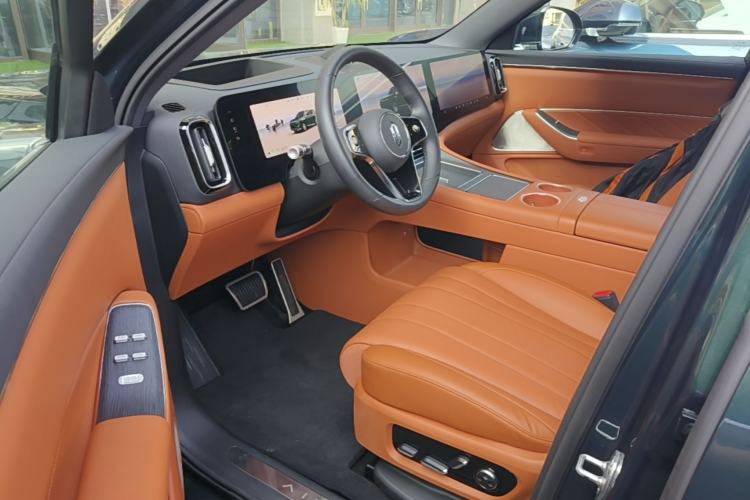 Used Hima AITO M8 2025 Extended-Range Ultra Version 53.4 kWh 6-Seater Edition Left Front Seat
