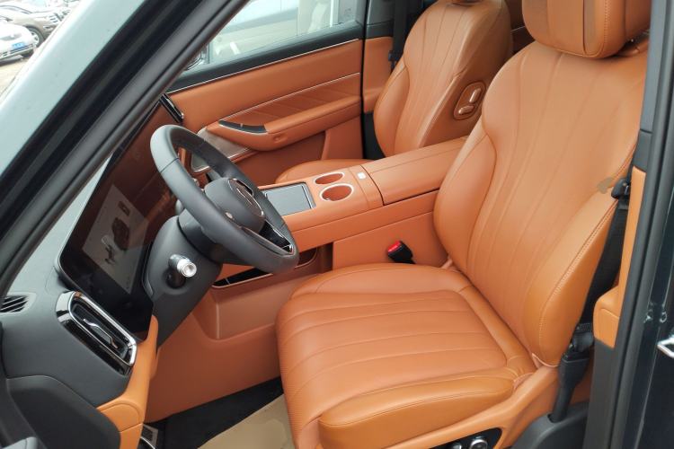 Used Hima AITO M8 2025 Extended-Range Ultra Version 53.4 kWh 6-Seater Edition Left Front Seat