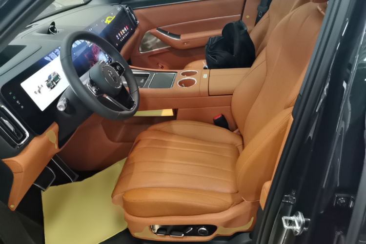 Used Hima AITO M8 2025 Extended-Range Ultra Version 53.4 kWh 6-Seater Edition Left Front Seat