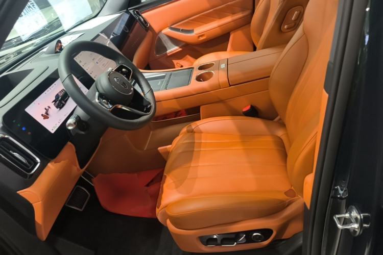 Used Hima AITO M8 2025 Extended-Range Ultra Version 53.4 kWh 6-Seater Edition Left Front Seat