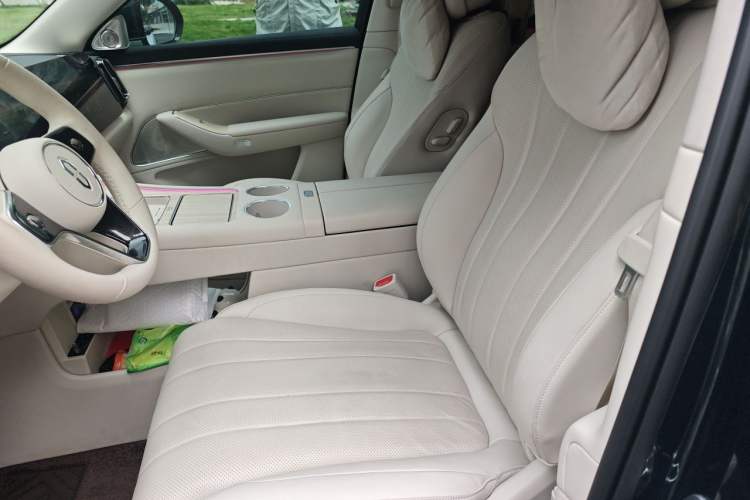 Used Hima AITO M8 2025 Extended-Range Ultra Version 53.4 kWh 6-Seater Edition Left Front Seat