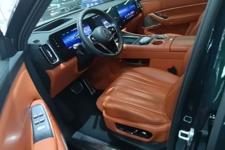 Used Hima AITO M8 2025 Extended-Range Ultra Version 53.4 kWh 6-Seater Edition Left Front Seat