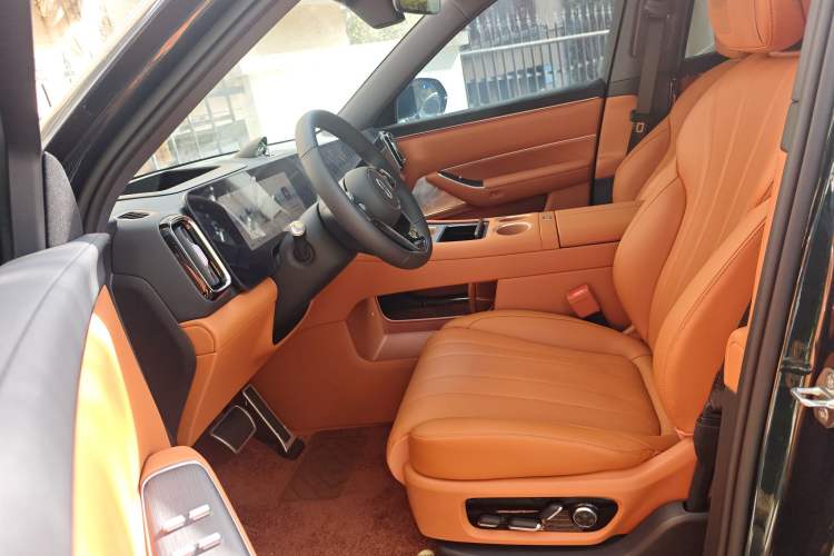 Used Hima AITO M8 2025 Model, Pure Electric Max+ Six-Seat Long-Range Version Left Front Seat