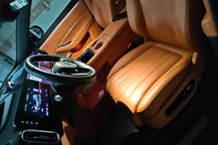 Used Hima AITO M8 2025 Extended-Range Ultra Version 53.4 kWh 6-Seater Edition Left Front Seat