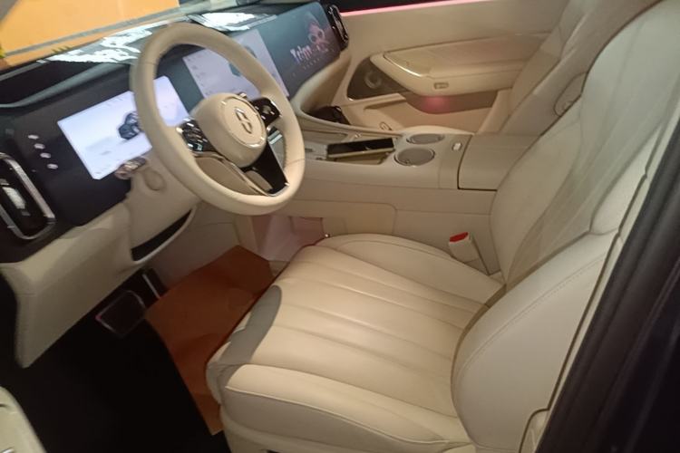 Used Hima AITO M8 2025 Extended-Range Max Version 37 kWh 5-Seater Left Front Seat