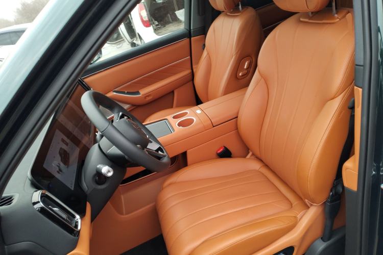 Used Hima AITO M8 2025 Extended-Range Ultra Version 53.4 kWh 6-Seater Edition Left Front Seat