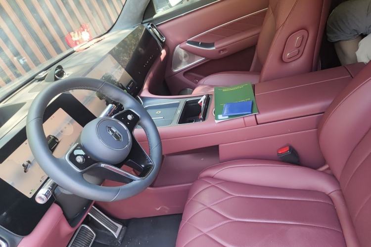 Used Hima AITO M8 2025 Extended-Range Max+ Version 53.4 kWh 6-Seater Edition Left Front Seat