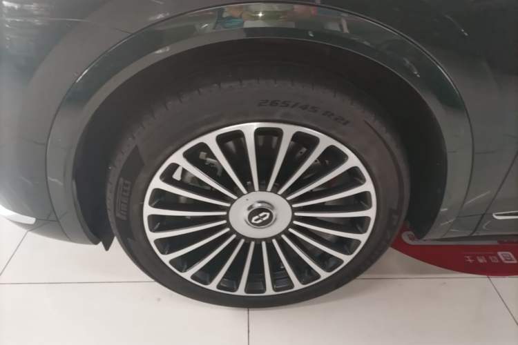 Used Hima AITO M8 2025 Extended-Range Ultra Version 53.4 kWh 6-Seater Edition Left Front Wheel Hub