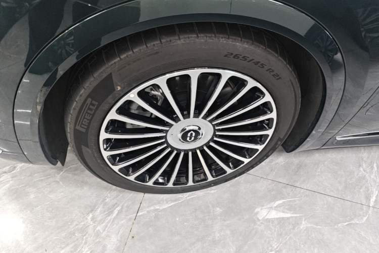 Used Hima AITO M8 2025 Extended-Range Ultra Version 53.4 kWh 6-Seater Edition Left Front Wheel Hub