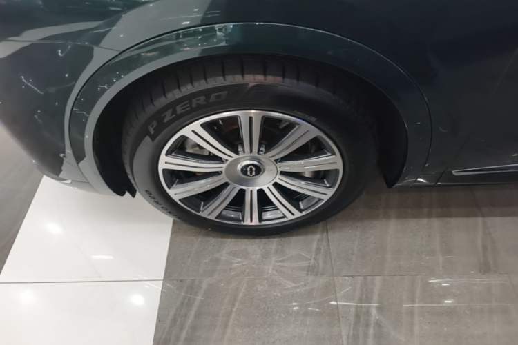Used Hima AITO M8 2025 Extended-Range Max+ Version 53.4 kWh 5-Seater Edition Left Front Wheel Hub