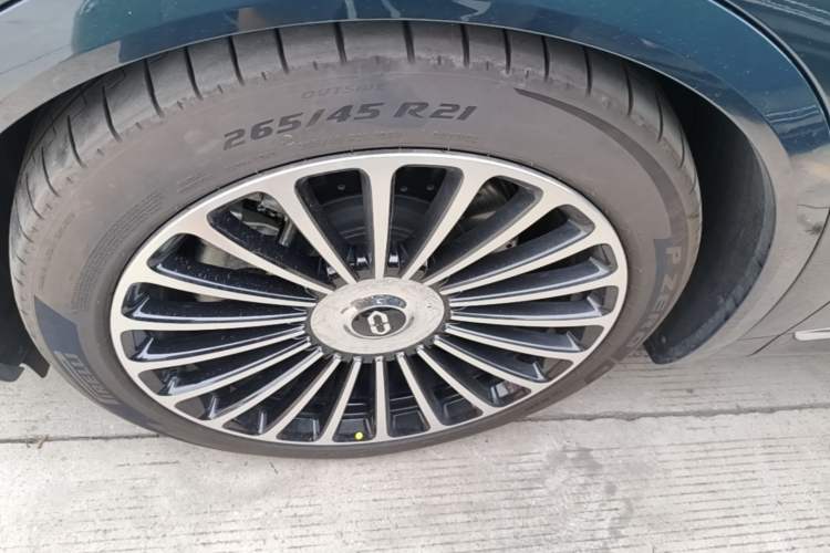 Used Hima AITO M8 2025 Extended-Range Ultra Version 53.4 kWh 6-Seater Edition Left Front Wheel Hub