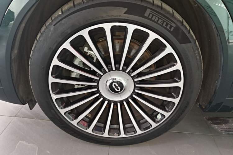Used Hima AITO M8 2025 Extended-Range Ultra Version 53.4 kWh 6-Seater Edition Left Front Wheel Hub