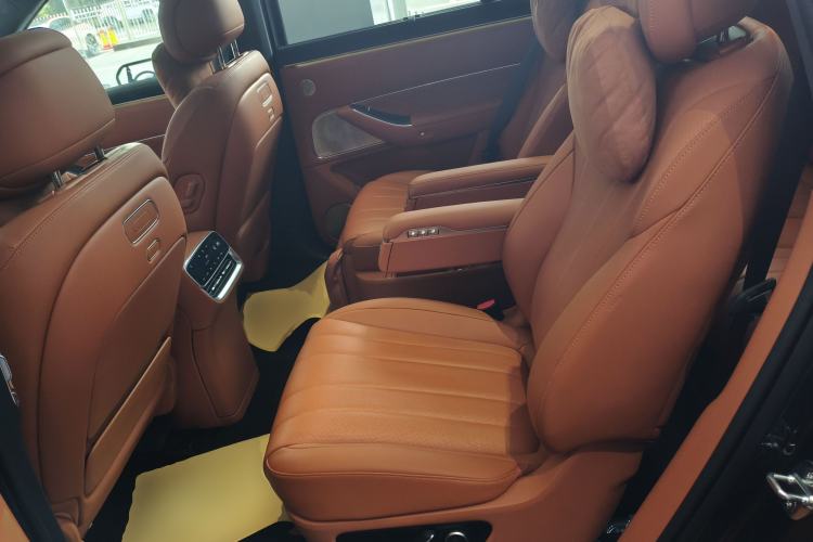 Used Hima AITO M8 2025 Extended-Range Ultra Version 53.4 kWh 6-Seater Edition Left Rear Seat