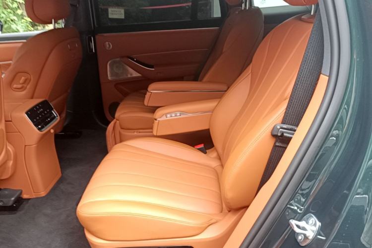 Used Hima AITO M8 2025 Extended-Range Ultra Version 53.4 kWh 6-Seater Edition Left Rear Seat