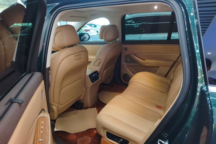 Used Hima AITO M8 2025 Extended-Range Max+ Version 53.4 kWh 5-Seater Edition Left Rear Seat