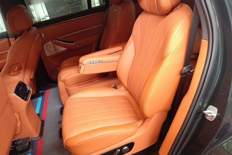 Used Hima AITO M8 2025 Extended-Range Max+ Version 53.4 kWh 6-Seater Edition Left Rear Seat
