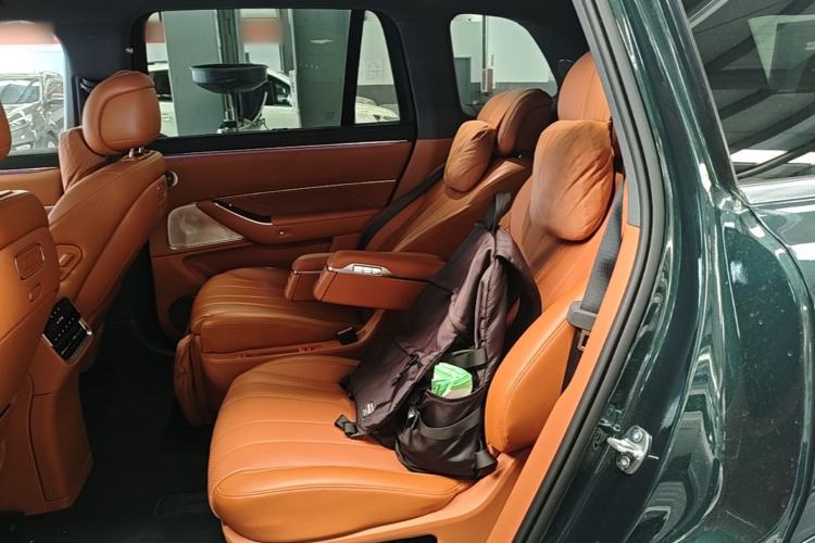 Used Hima AITO M8 2025 Extended-Range Ultra Version 53.4 kWh 6-Seater Edition Left Rear Seat