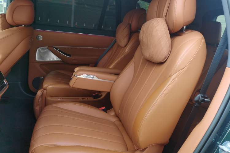 Used Hima AITO M8 2025 Extended-Range Ultra Version 53.4 kWh 6-Seater Edition Left Rear Seat