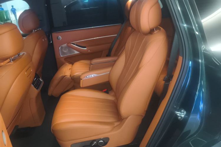 Used Hima AITO M8 2025 Extended-Range Ultra Version 53.4 kWh 6-Seater Edition Left Rear Seat