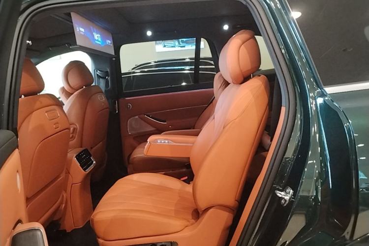 Used Hima AITO M8 2025 Extended-Range Ultra Version 53.4 kWh 6-Seater Edition Left Rear Seat