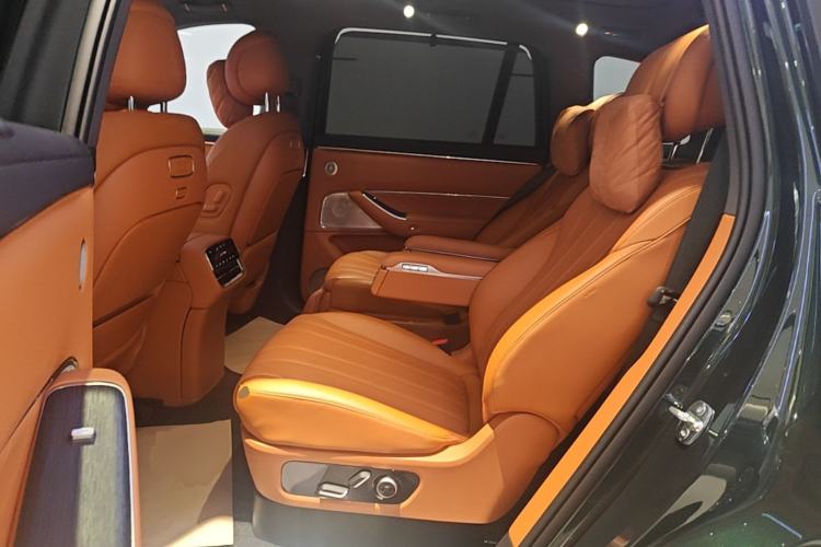 Used Hima AITO M8 2025 Extended-Range Ultra Version 53.4 kWh 6-Seater Edition Left Rear Seat