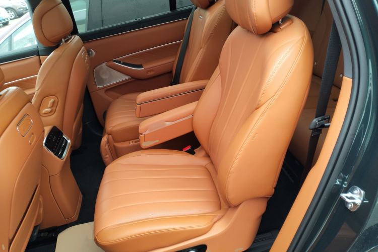 Used Hima AITO M8 2025 Extended-Range Ultra Version 53.4 kWh 6-Seater Edition Left Rear Seat