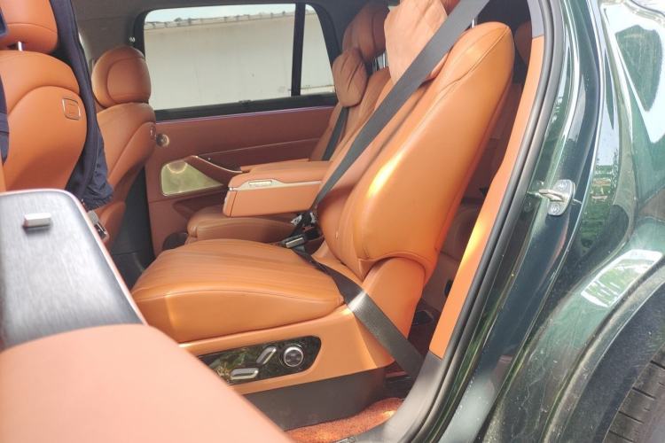 Used Hima AITO M8 2025 Extended-Range Max+ Version 53.4 kWh 6-Seater Edition Left Rear Seat