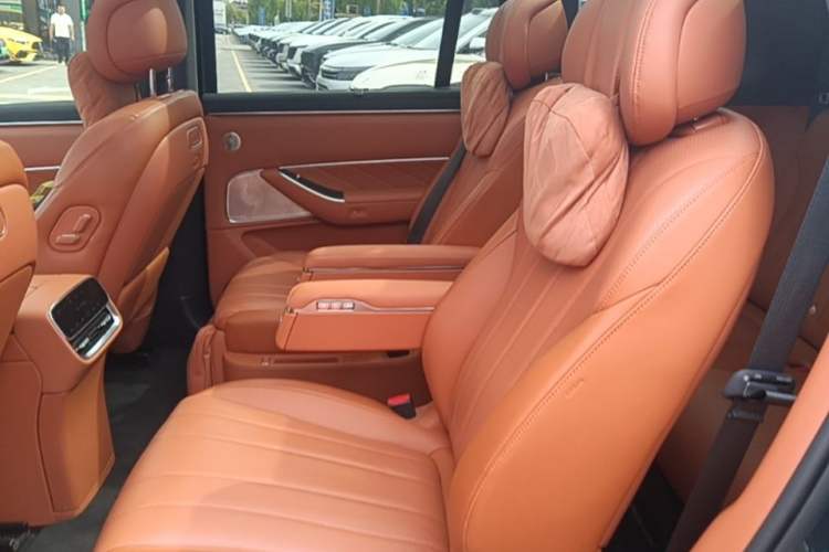 Used Hima AITO M8 2025 Extended-Range Max+ Version 53.4 kWh 5-Seater Edition Left Rear Seat