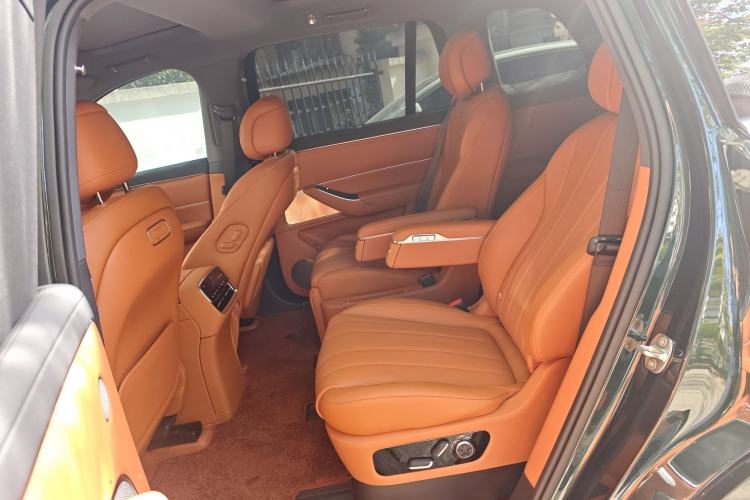 Used Hima AITO M8 2025 Model, Pure Electric Max+ Six-Seat Long-Range Version Left Rear Seat