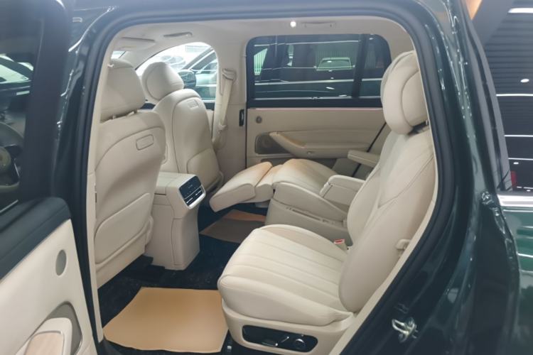 Used Hima AITO M8 2025 Extended-Range Max+ Version 53.4 kWh 6-Seater Edition Left Rear Seat