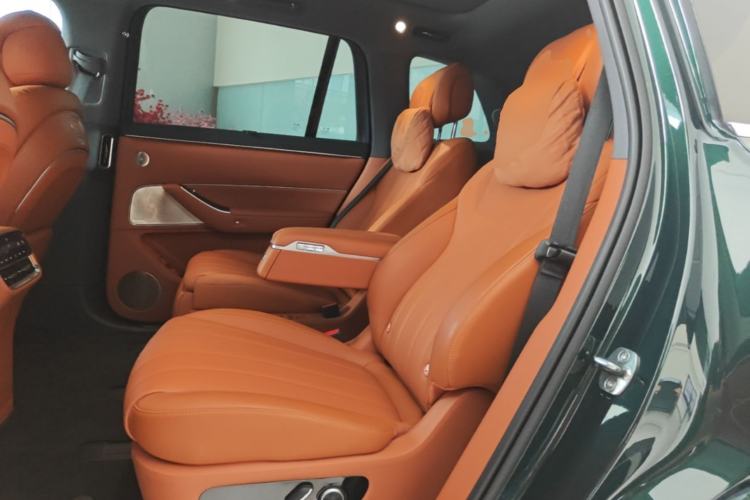 Used Hima AITO M8 2025 Extended-Range Max+ Version 53.4 kWh 6-Seater Edition Left Rear Seat