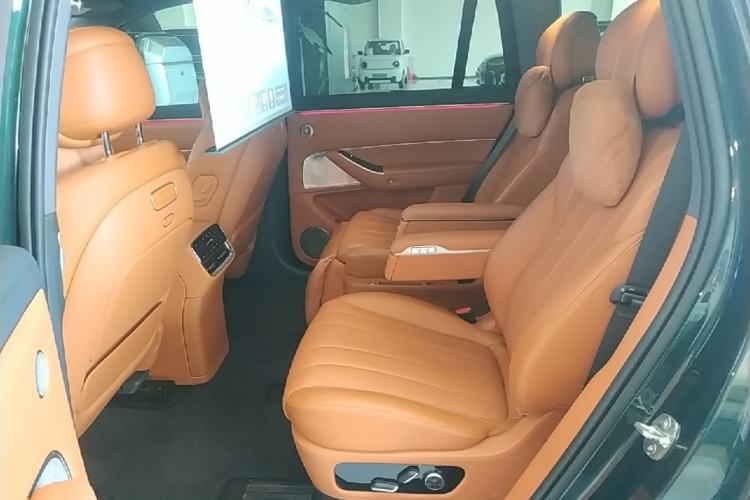 Used Hima AITO M8 2025 Extended-Range Ultra Version 53.4 kWh 6-Seater Edition Left Rear Seat