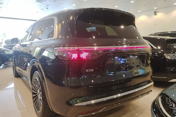 Used Hima AITO M8 2025 Extended-Range Ultra Version 53.4 kWh 6-Seater Edition Rear Left 45 Deg