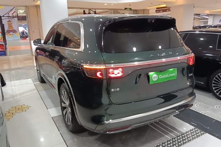 Used Hima AITO M8 2025 Extended-Range Max+ Version 53.4 kWh 5-Seater Edition Rear Left 45 Deg