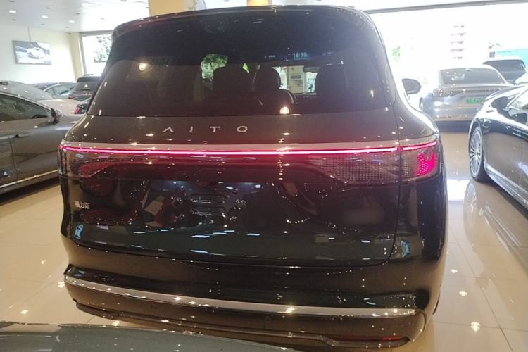 Used Hima AITO M8 2025 Extended-Range Ultra Version 53.4 kWh 6-Seater Edition Rear