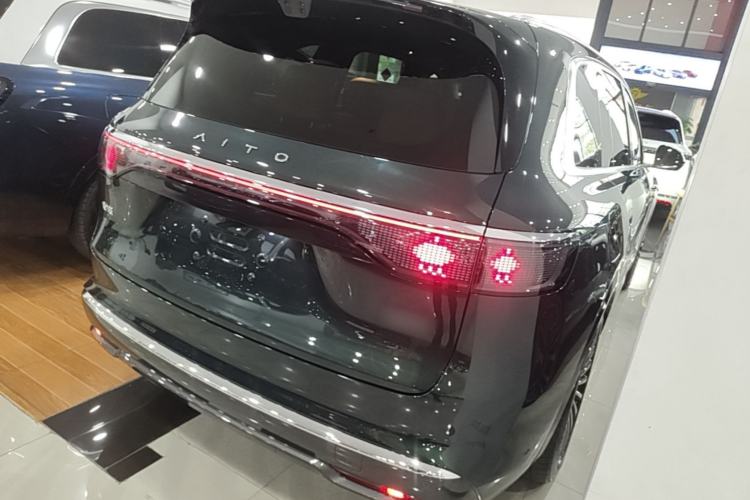 Used Hima AITO M8 2025 Extended-Range Ultra Version 53.4 kWh 6-Seater Edition Rear Right 45 Deg