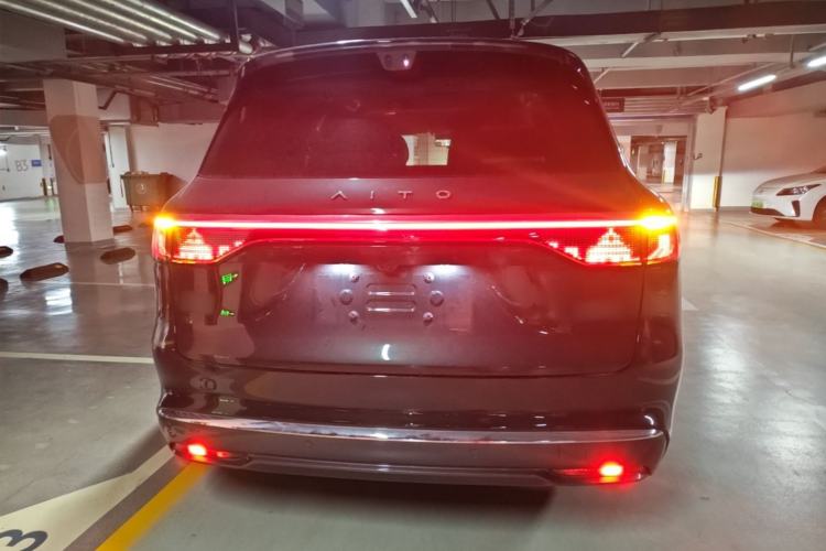 Used Hima AITO M8 2025 Extended-Range Ultra Version 53.4 kWh 6-Seater Edition Rear