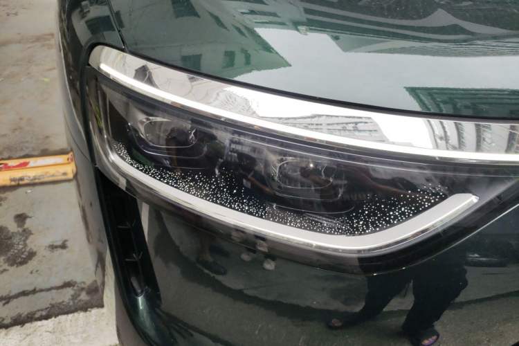 Used Hima AITO M8 2025 Extended-Range Ultra Version 53.4 kWh 6-Seater Edition Right Front Headlight