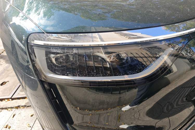Used Hima AITO M8 2025 Model, Pure Electric Max+ Six-Seat Long-Range Version Right Front Headlight