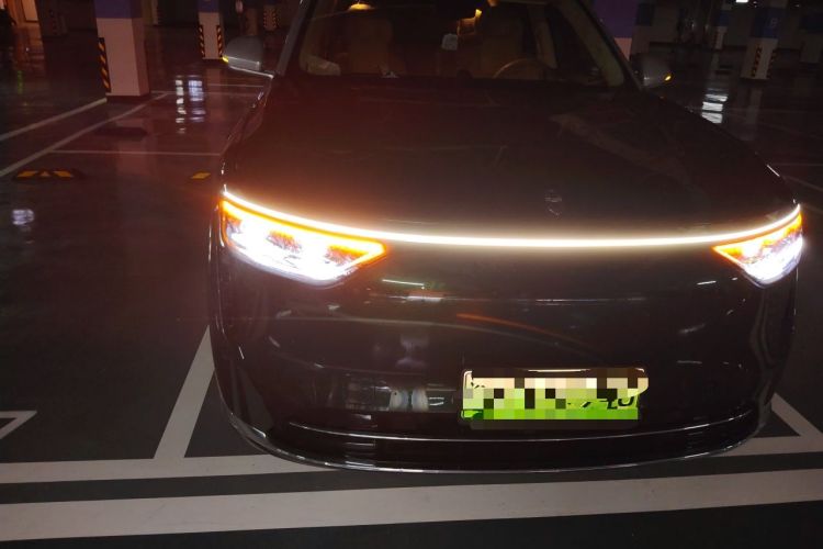 Used Hima AITO M8 2025 Extended-Range Max+ Version 53.4 kWh 6-Seater Edition Right Front Headlight