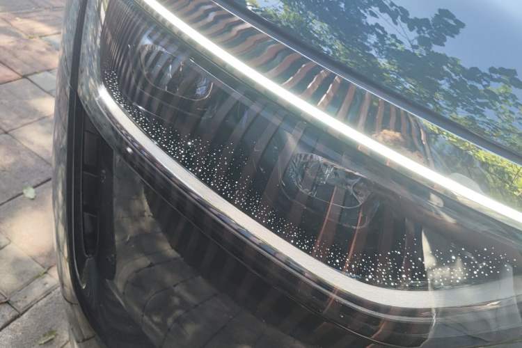 Used Hima AITO M8 2025 Extended-Range Max+ Version 53.4 kWh 6-Seater Edition Right Front Headlight