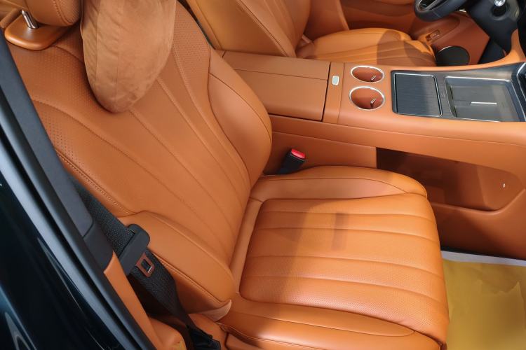 Used Hima AITO M8 2025 Extended-Range Ultra Version 53.4 kWh 6-Seater Edition Right Front Seat